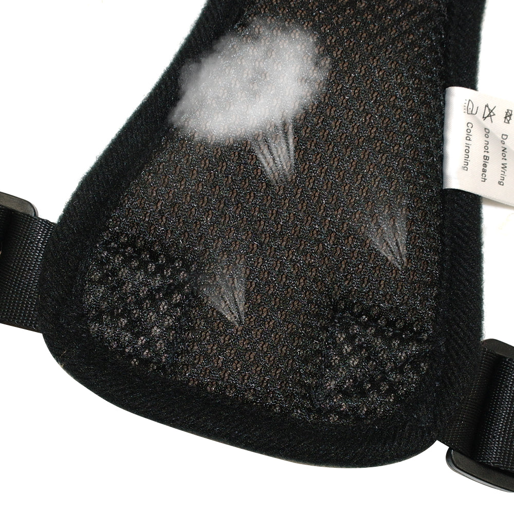 Dog Harness：Secure Your Furry Friend with Our Soft and Padded Dog Car Seat Belt Harness.